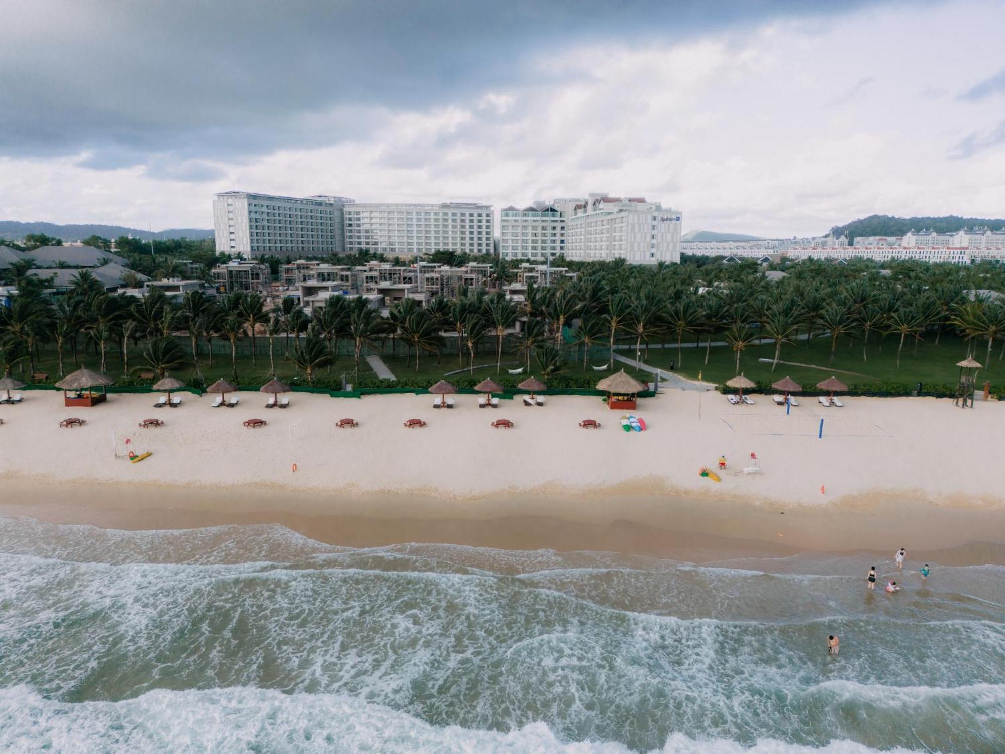 Wyndham Grand Phu Quoc Hotel Exterior foto